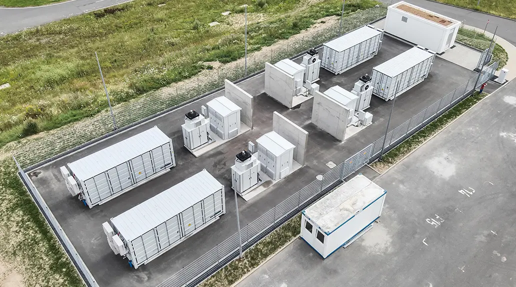 automotive_oem_revslider Komplettes Batteriespeicher-System der TRICERA energy für ein Automotive OEM als White-Label-Lösung